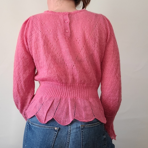 Scalloped Knit Sweater - Picture 9 of 10